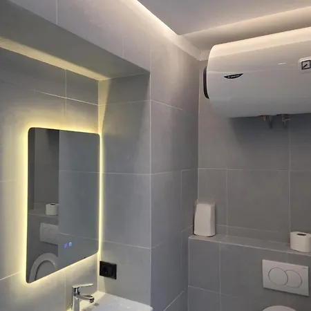 Cozy Studio, Vasil Shanto アパート ティラナ