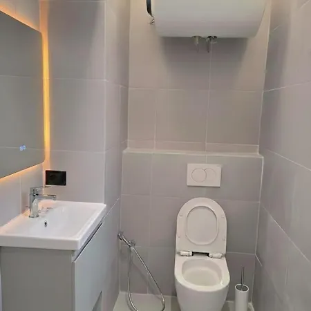 Cozy Studio, Vasil Shanto *