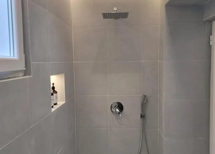 アパート Cozy Studio, Vasil Shanto